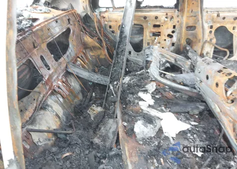 1999 Mercury Grand Marquis Gs z USA, uszkodzony, nr VIN 2MEFM74W6XX660298